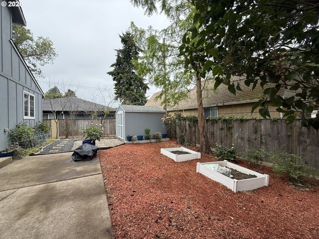 2725 MALLORY Ln, Eugene, OR 97401