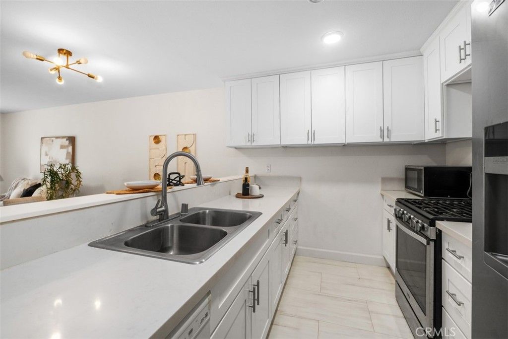Image 1 of property listing at 324 Tangelo, Irvine, CA 92618