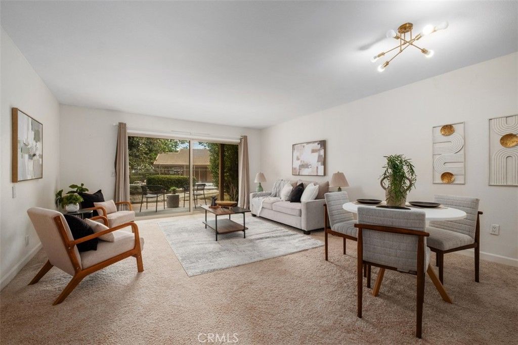 Image 4 of property listing at 324 Tangelo, Irvine, CA 92618