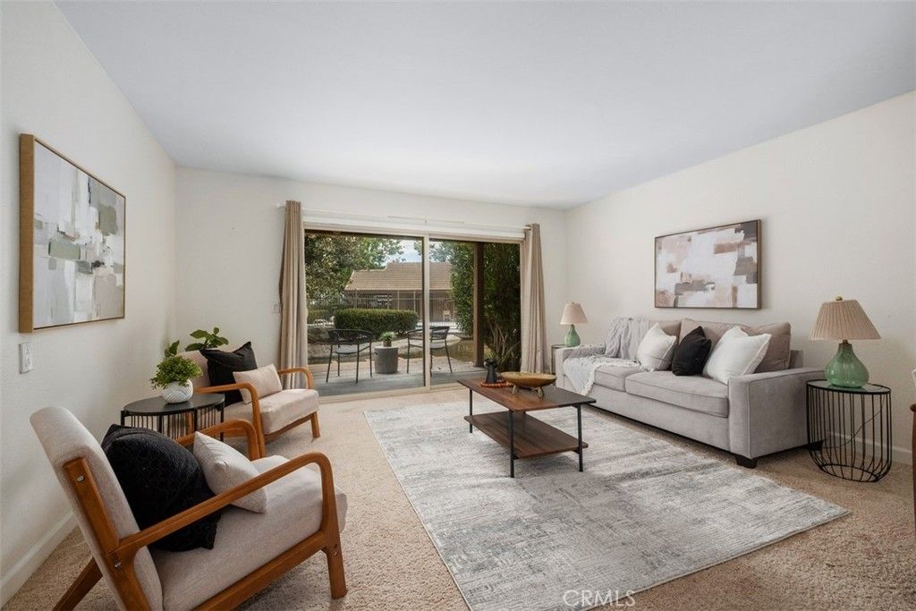Image 5 of property listing at 324 Tangelo, Irvine, CA 92618