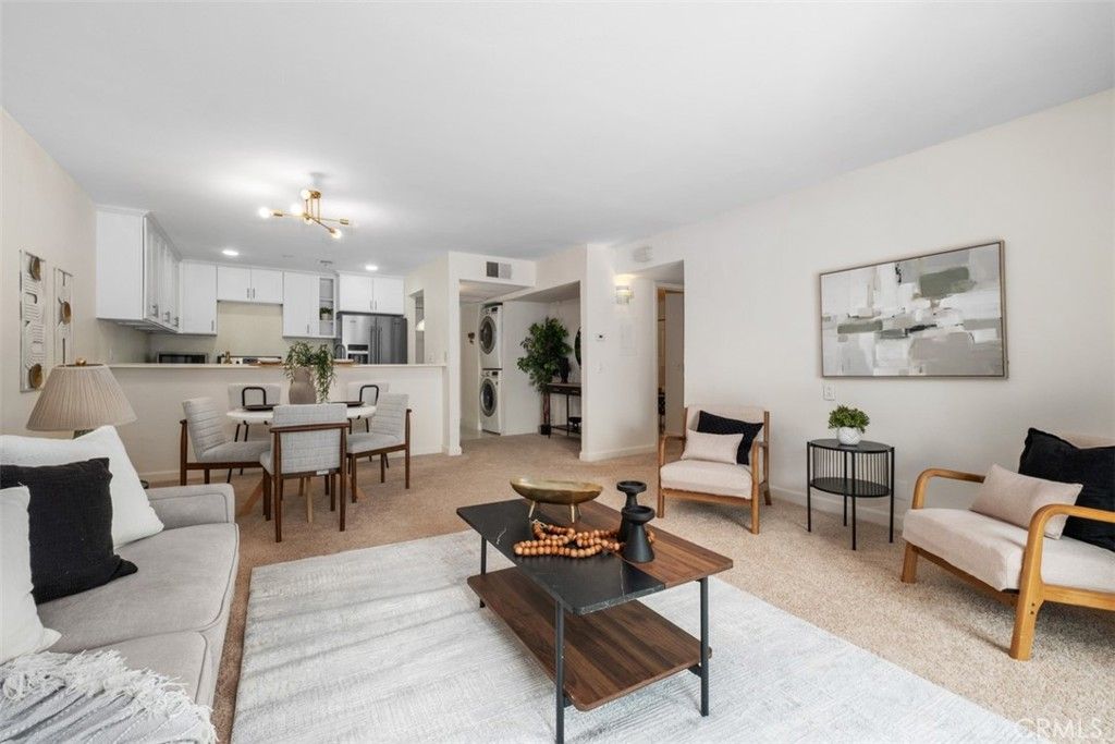 Image 8 of property listing at 324 Tangelo, Irvine, CA 92618