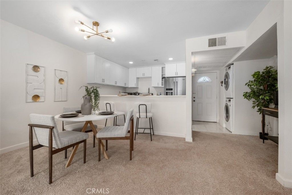 Image 9 of property listing at 324 Tangelo, Irvine, CA 92618