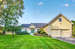 45 Pickman Dr 45, Bedford, MA 01730