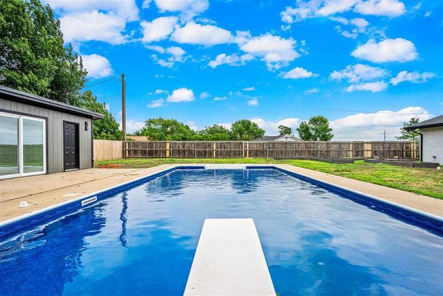 4030 SE Lee Blvd, Lawton, OK 73501