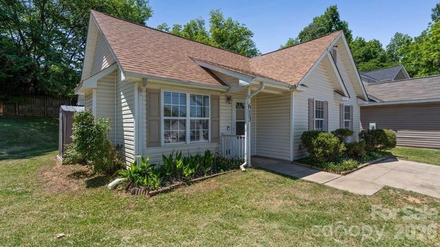 613 Hoskins Ridge Lane, Charlotte, NC 28216
