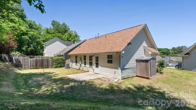 613 Hoskins Ridge Lane, Charlotte, NC 28216