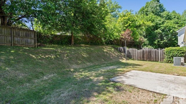 613 Hoskins Ridge Lane, Charlotte, NC 28216
