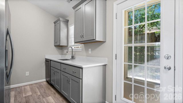 613 Hoskins Ridge Lane, Charlotte, NC 28216
