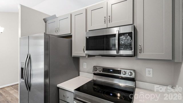 613 Hoskins Ridge Lane, Charlotte, NC 28216