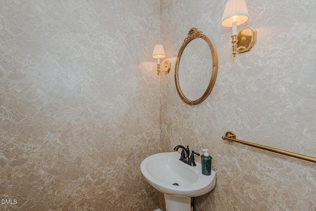 817 Kimberly Road, Burlington, NC 27215