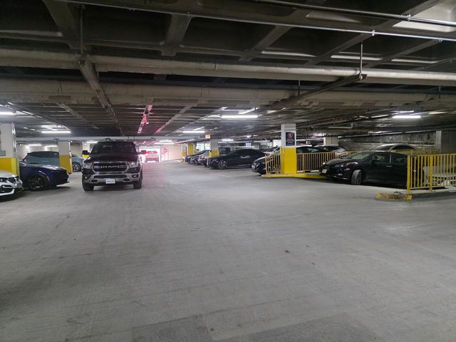 4800 S Chicago Beach Drive 810S, Chicago, IL 60615