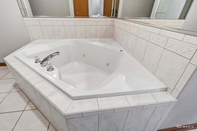 8616 BANTRY Boulevard, Tinley Park, IL 60477
