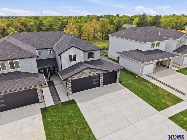 8911 Peregrine Road, Lincoln, NE 68505