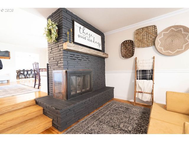 2703 N SPRUCE St, La Grande, OR 97850