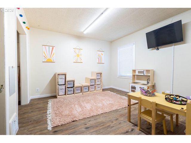 2703 N SPRUCE St, La Grande, OR 97850