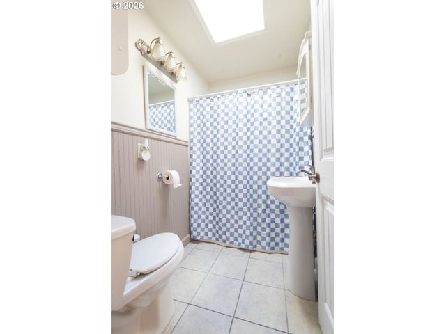 2703 N SPRUCE St, La Grande, OR 97850