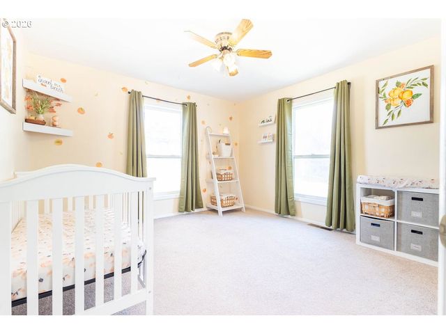 2703 N SPRUCE St, La Grande, OR 97850