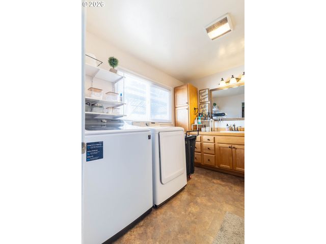 2703 N SPRUCE St, La Grande, OR 97850