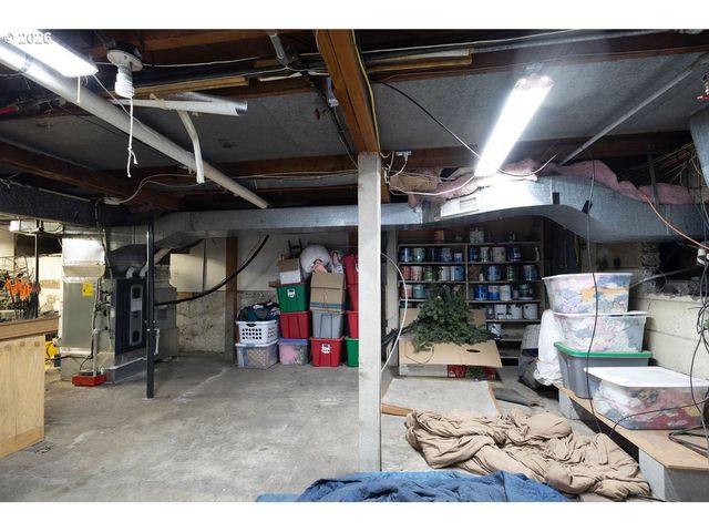 2703 N SPRUCE St, La Grande, OR 97850