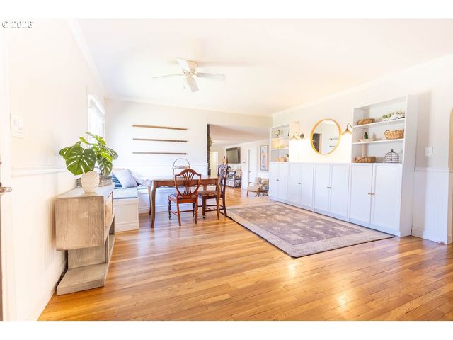 2703 N SPRUCE St, La Grande, OR 97850