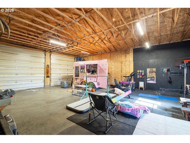 2703 N SPRUCE St, La Grande, OR 97850