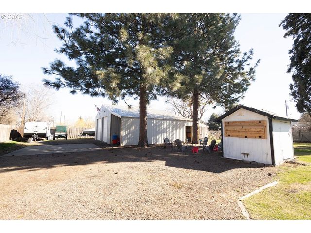 2703 N SPRUCE St, La Grande, OR 97850