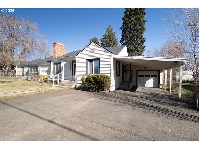 2703 N SPRUCE St, La Grande, OR 97850