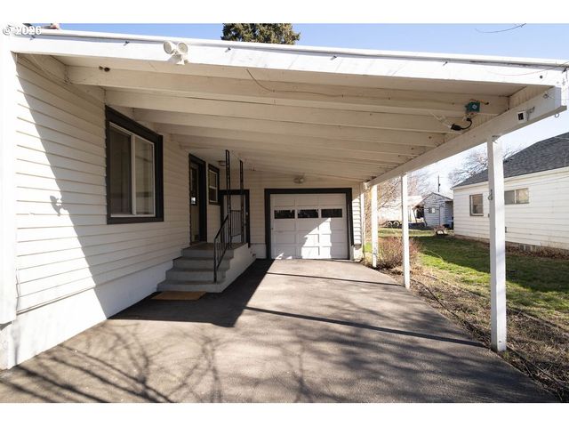 2703 N SPRUCE St, La Grande, OR 97850