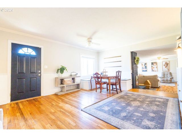 2703 N SPRUCE St, La Grande, OR 97850