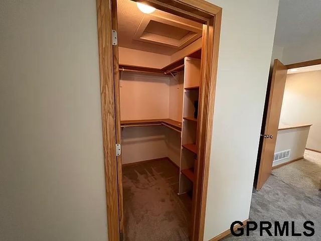 1247 Turtle Creek Road, Lincoln, NE 68521