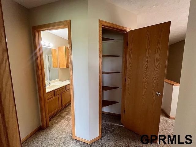 1247 Turtle Creek Road, Lincoln, NE 68521