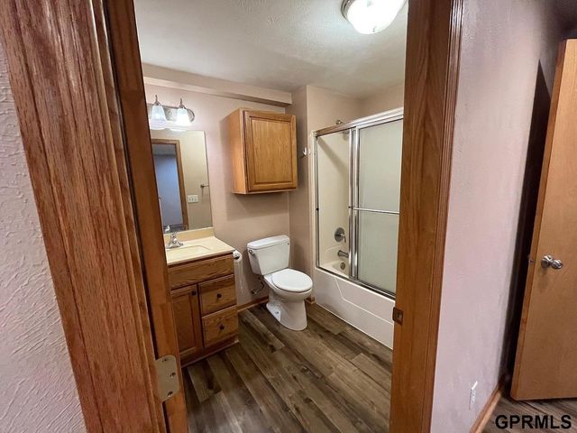 1247 Turtle Creek Road, Lincoln, NE 68521