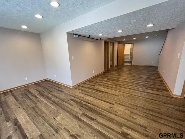 1247 Turtle Creek Road, Lincoln, NE 68521