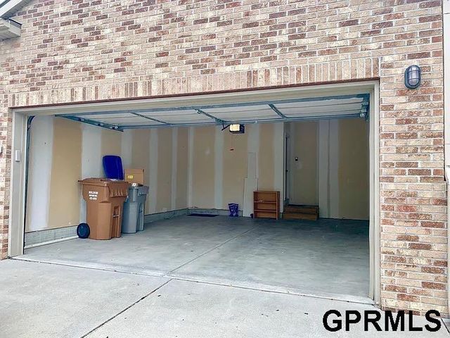 1247 Turtle Creek Road, Lincoln, NE 68521