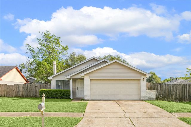 10143 Towne Mist Drive, Sugar Land, TX 77498