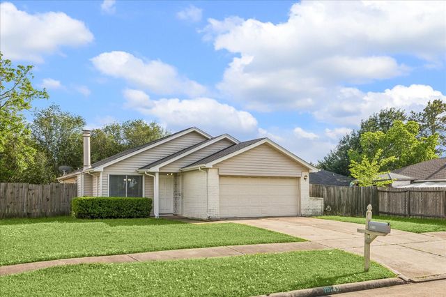 10143 Towne Mist Drive, Sugar Land, TX 77498
