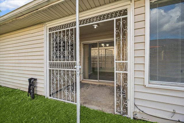 10143 Towne Mist Drive, Sugar Land, TX 77498