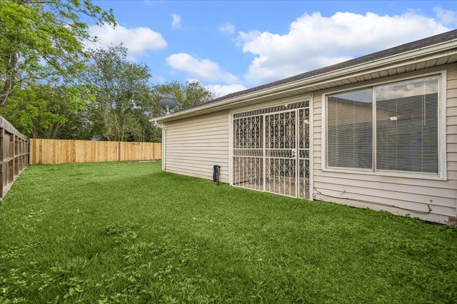 10143 Towne Mist Drive, Sugar Land, TX 77498