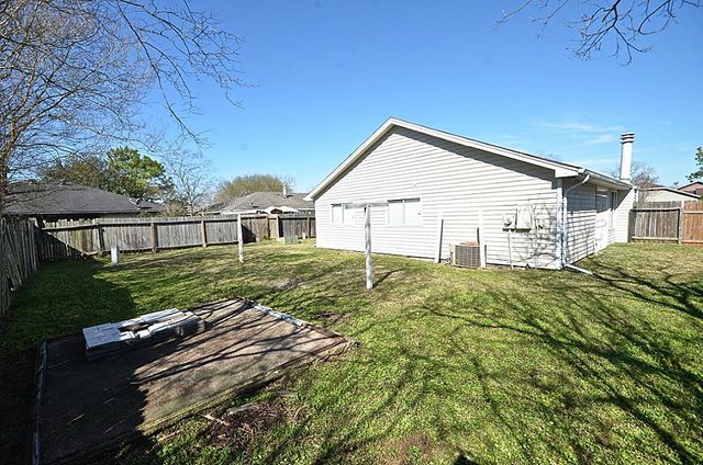 10143 Towne Mist Drive, Sugar Land, TX 77498