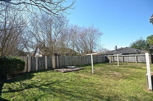 10143 Towne Mist Drive, Sugar Land, TX 77498