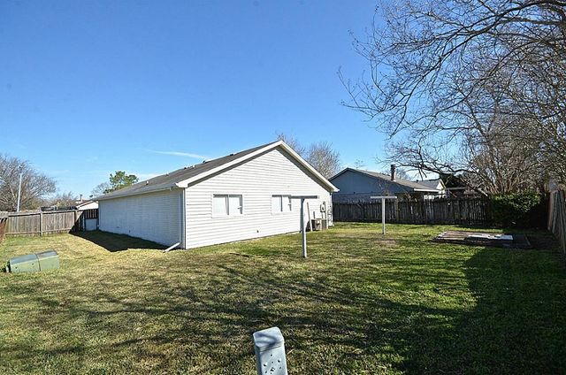 10143 Towne Mist Drive, Sugar Land, TX 77498