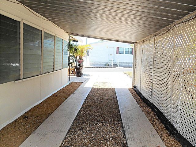 7801 34TH AVENUE N 2, St Petersburg, FL 33710