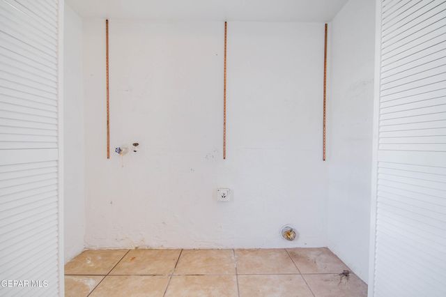 2521 MCKINLEY Avenue, El Paso, TX 79930