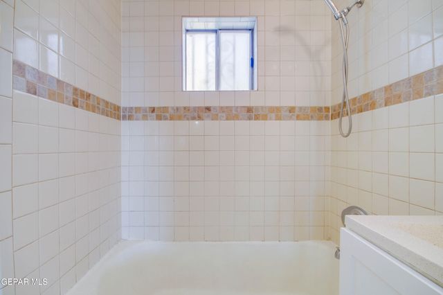 2521 MCKINLEY Avenue, El Paso, TX 79930