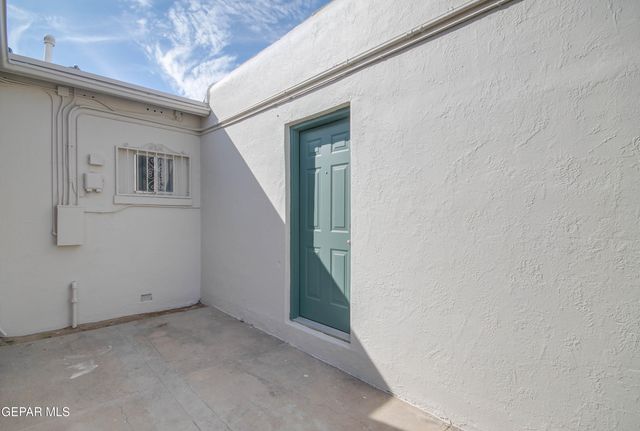 2521 MCKINLEY Avenue, El Paso, TX 79930