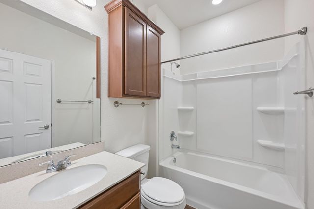 428 Los Cobos LN, Georgetown, TX 78626