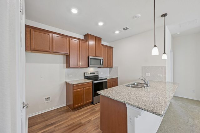 428 Los Cobos LN, Georgetown, TX 78626
