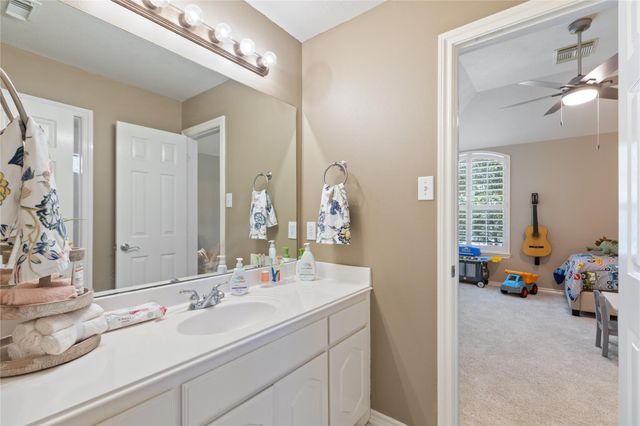 16511 E Canterra Circle, Houston, TX 77095