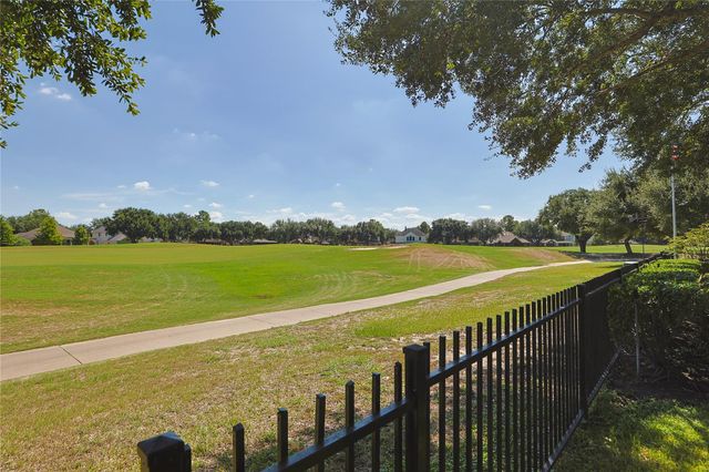 16511 E Canterra Circle, Houston, TX 77095