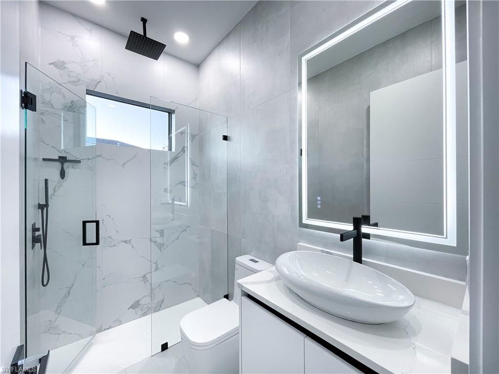 Image 32 of property listing at 1833 NE 23rd TER, Cape Coral, FL 33909